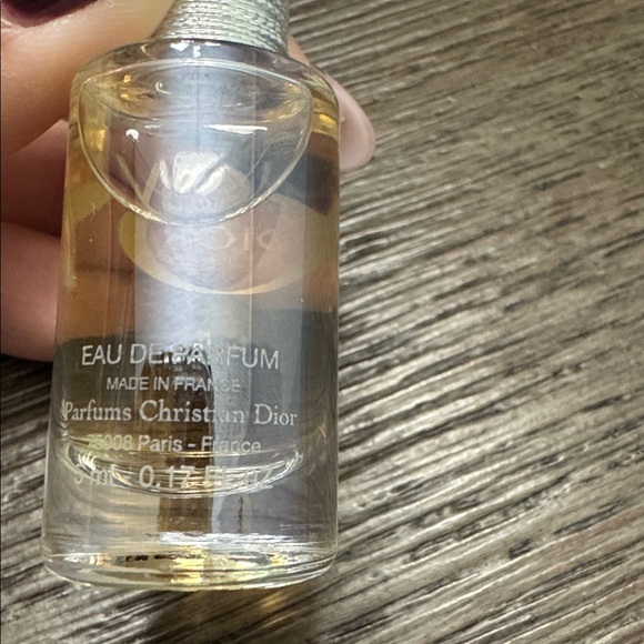 Dior JOY Eau de Parfum in White and Silver - Picture 3 of 3